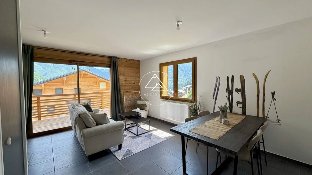 Property photo 2 of 35