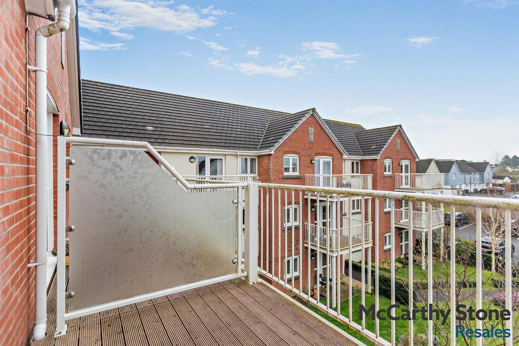 Property photo 3 of 19 Balcony