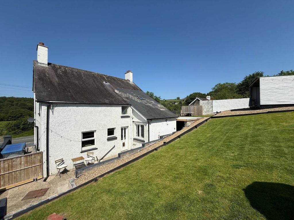 Property photo 3 of 44