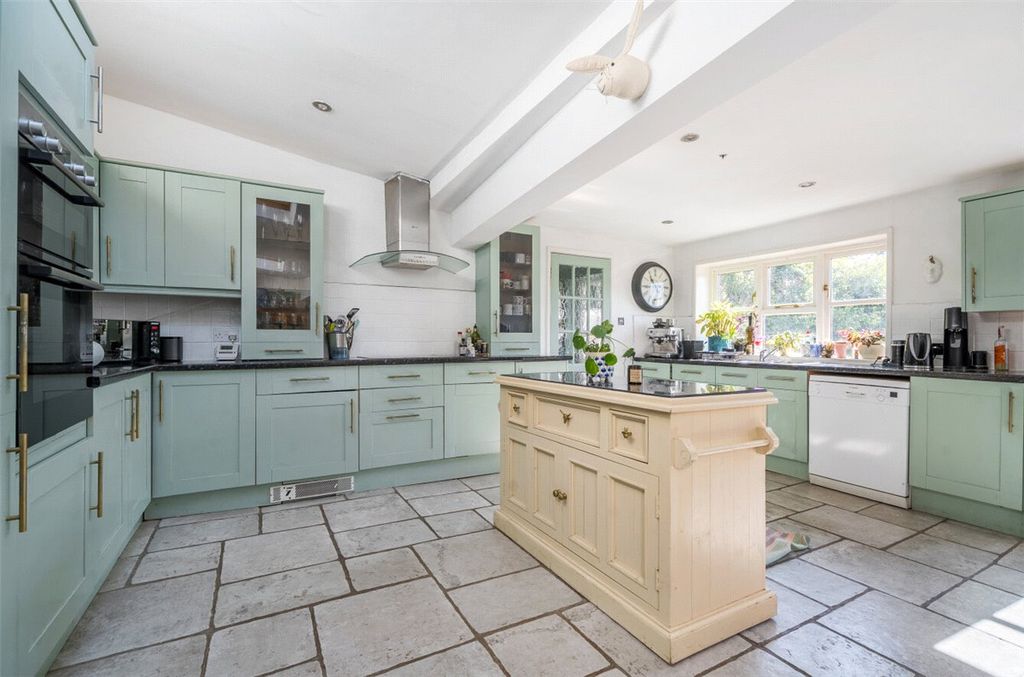 Property photo 1 of 16 Picture No. 02