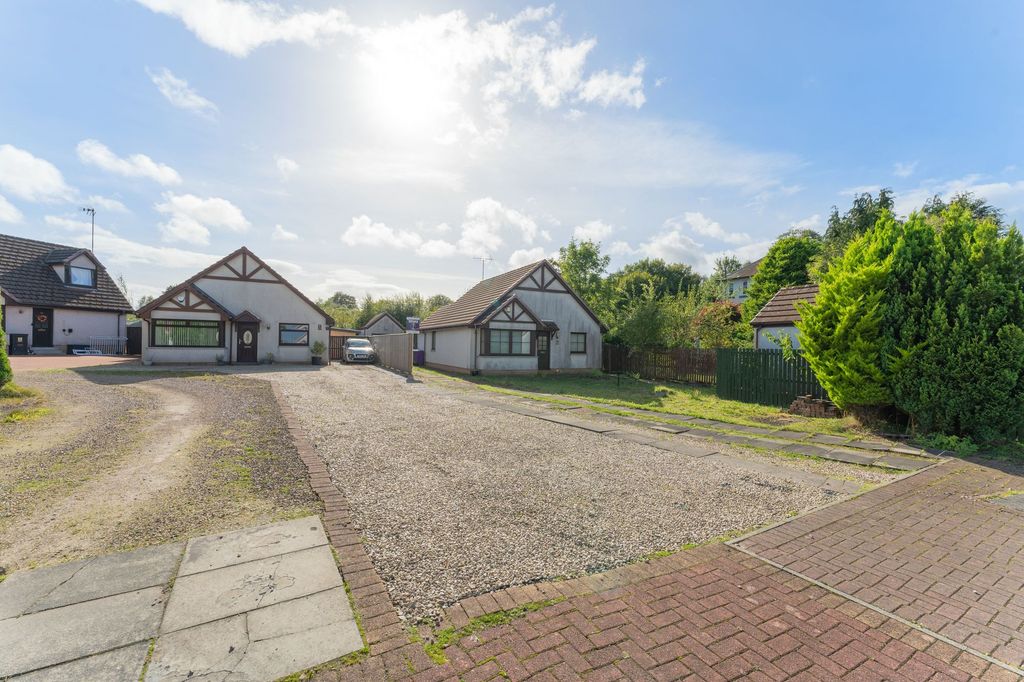 Property photo 2 of 21