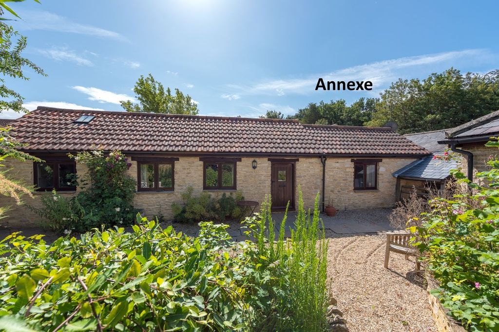 Property photo 3 of 32