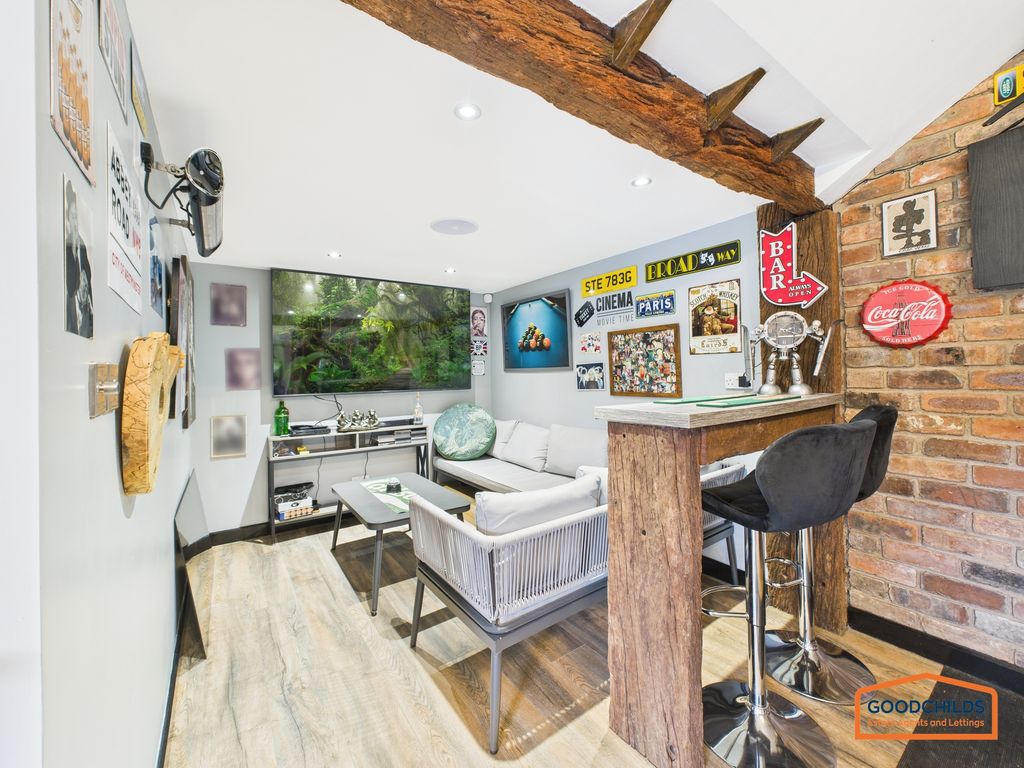 Property photo 1 of 35