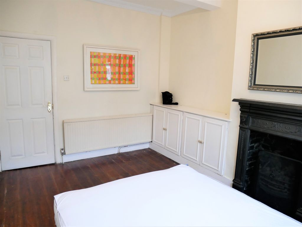 Property photo 2 of 3