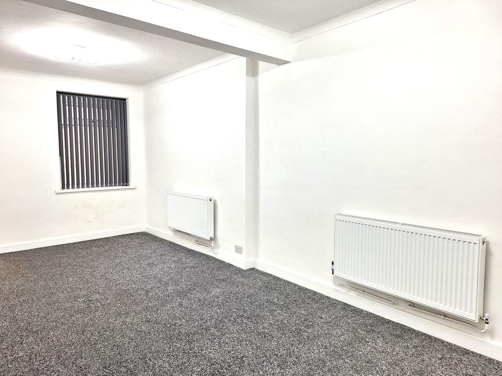 Property photo 2 of 14 Living Room