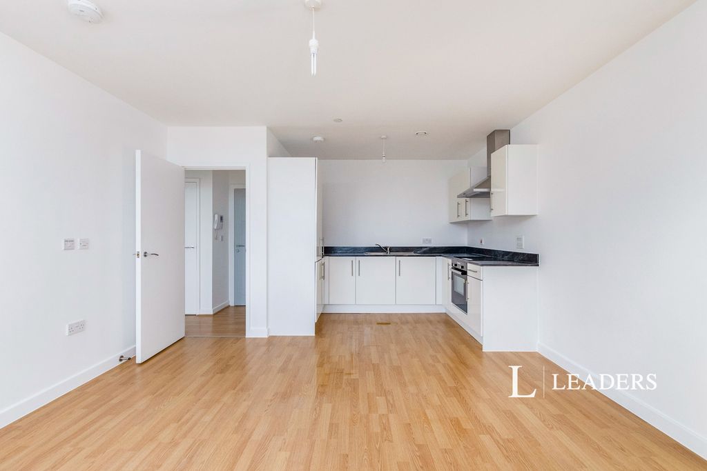 Property photo 2 of 16 Pbox-Img.Jpg