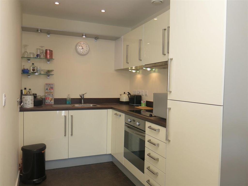 Property photo 3 of 5 Photo 03