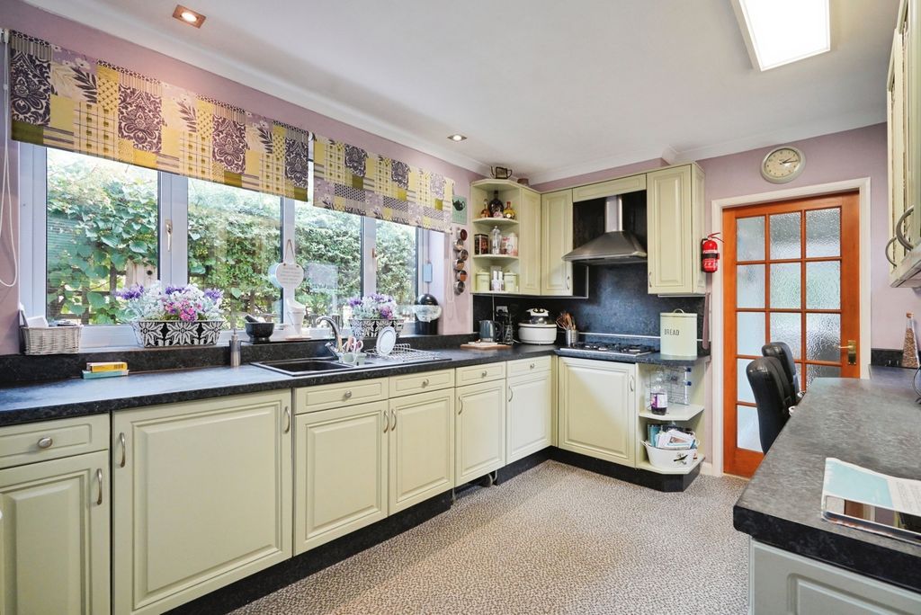 Property photo 3 of 21 Pbox-Img.Jpg