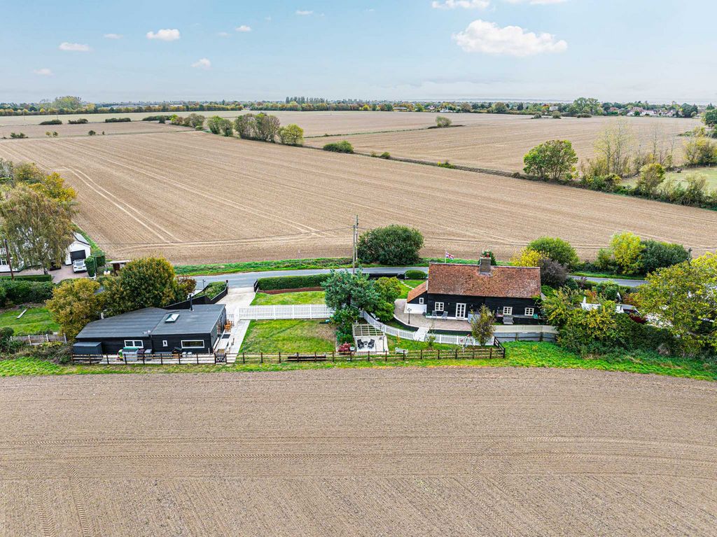 Property photo 2 of 40