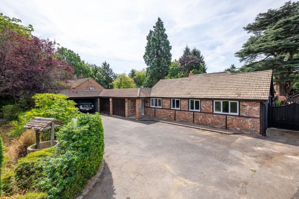 Property photo 2 of 42