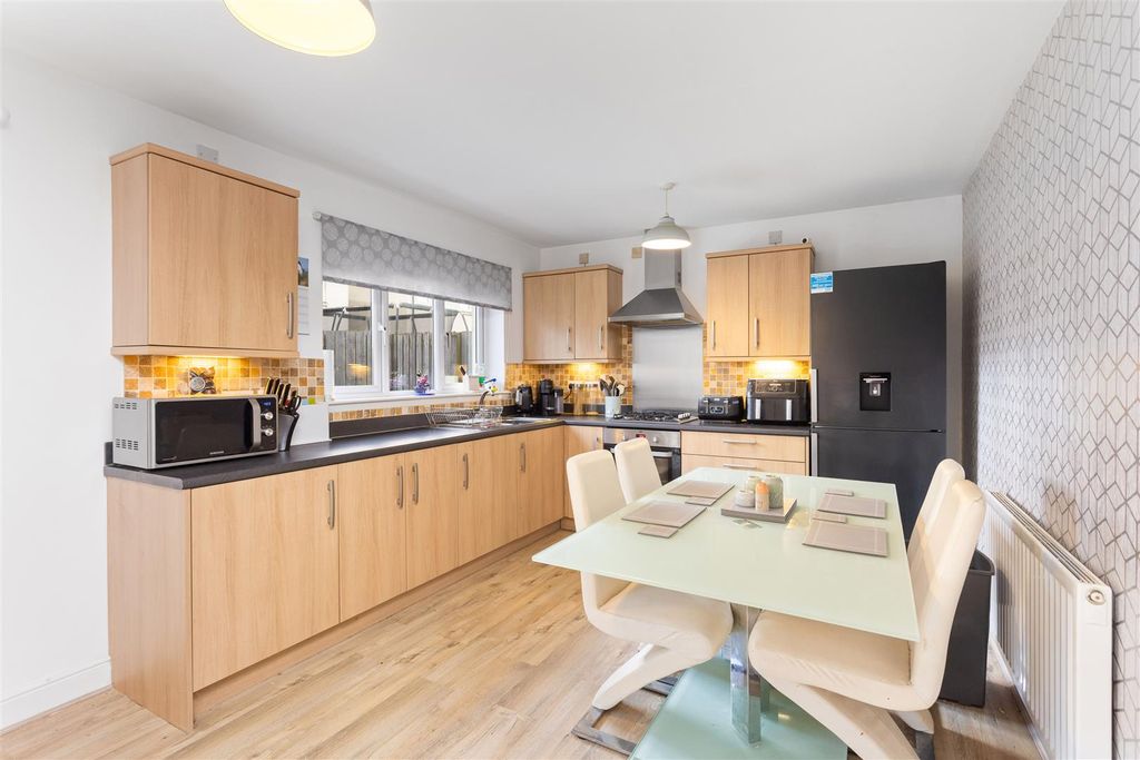 Property photo 3 of 38 5.Jpg