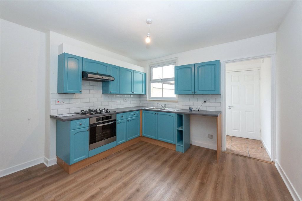 Property photo 2 of 9 Kitchen