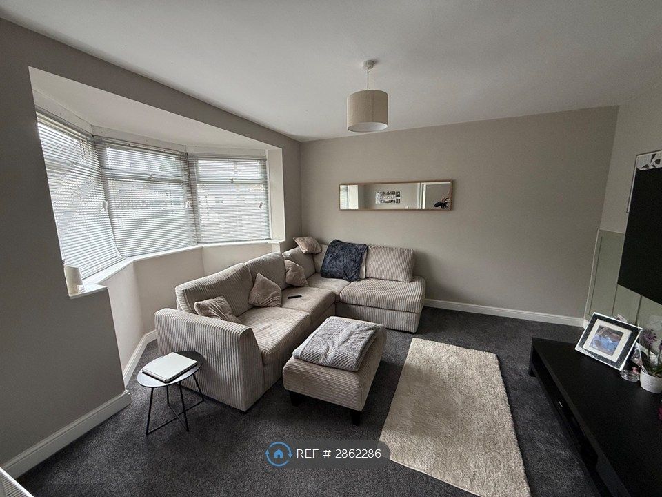 Property photo 2 of 17 Lounge