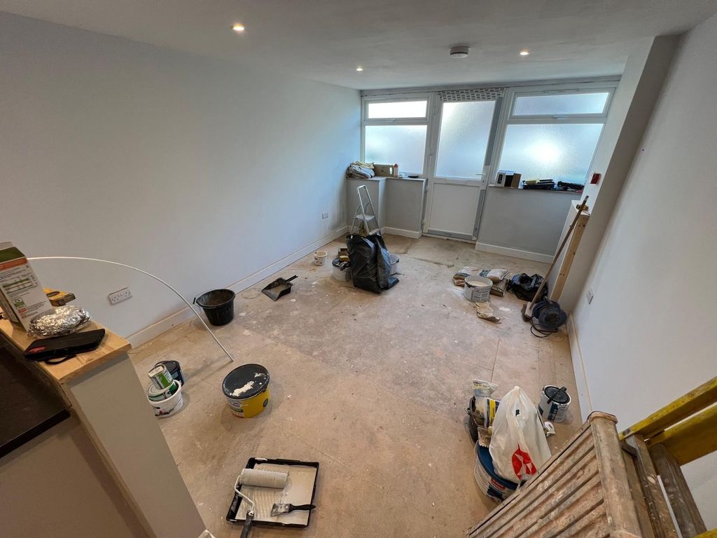 Property photo 3 of 4