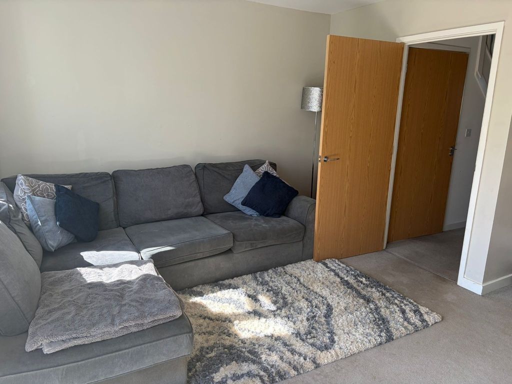 Property photo 2 of 20 5095501