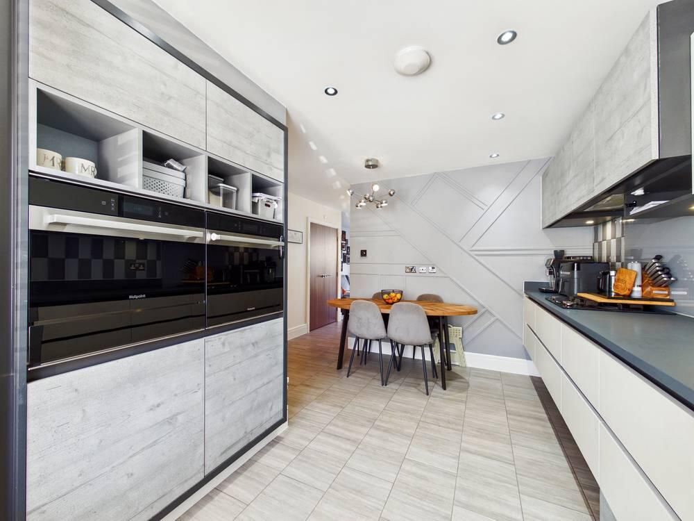 Property photo 2 of 12 Kitchen