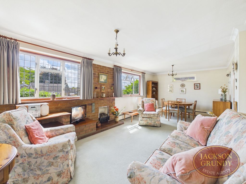 Property photo 3 of 14 Spring Lane