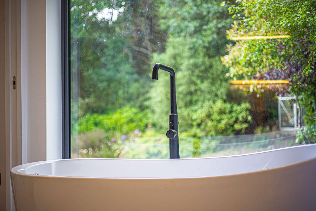Property photo 3 of 41