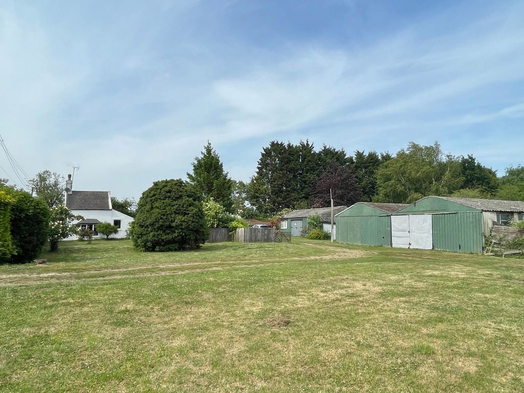 Property photo 2 of 31
