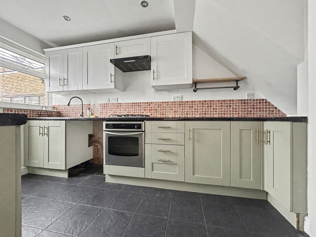 Property photo 2 of 12 Img2571