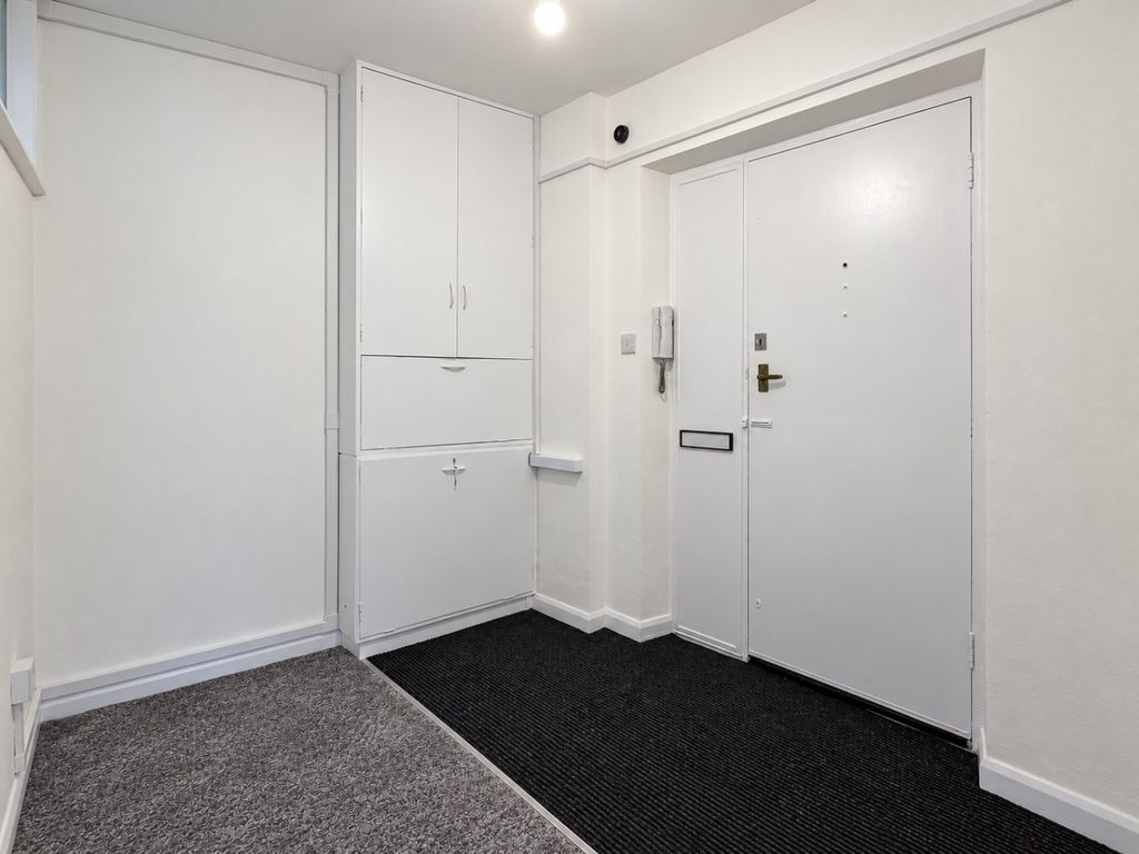 Property photo 3 of 11 4584293
