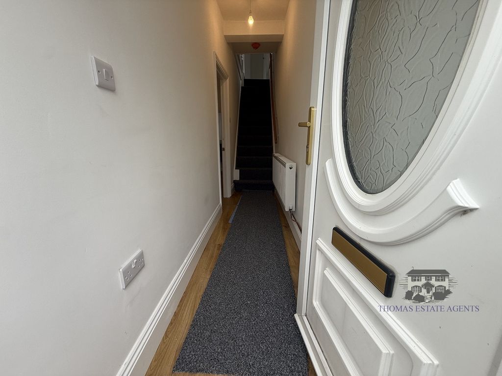 Property photo 2 of 12 Entrance Passage