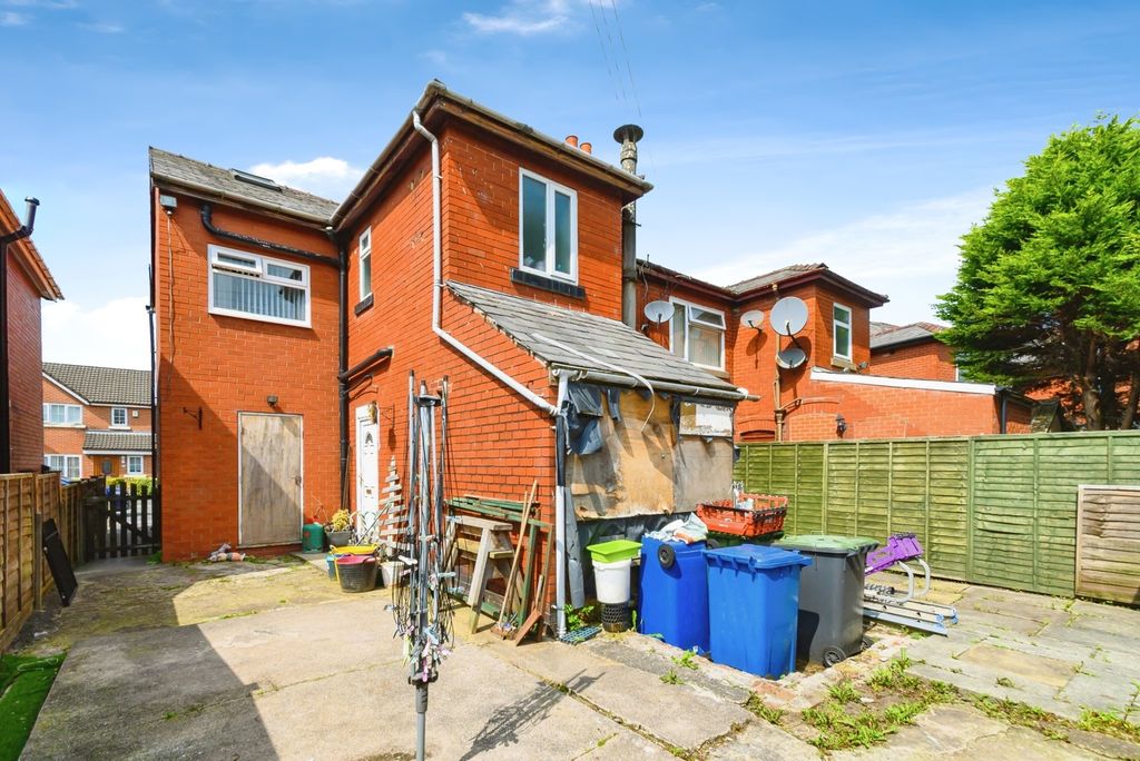 Property photo 2 of 17 Photo