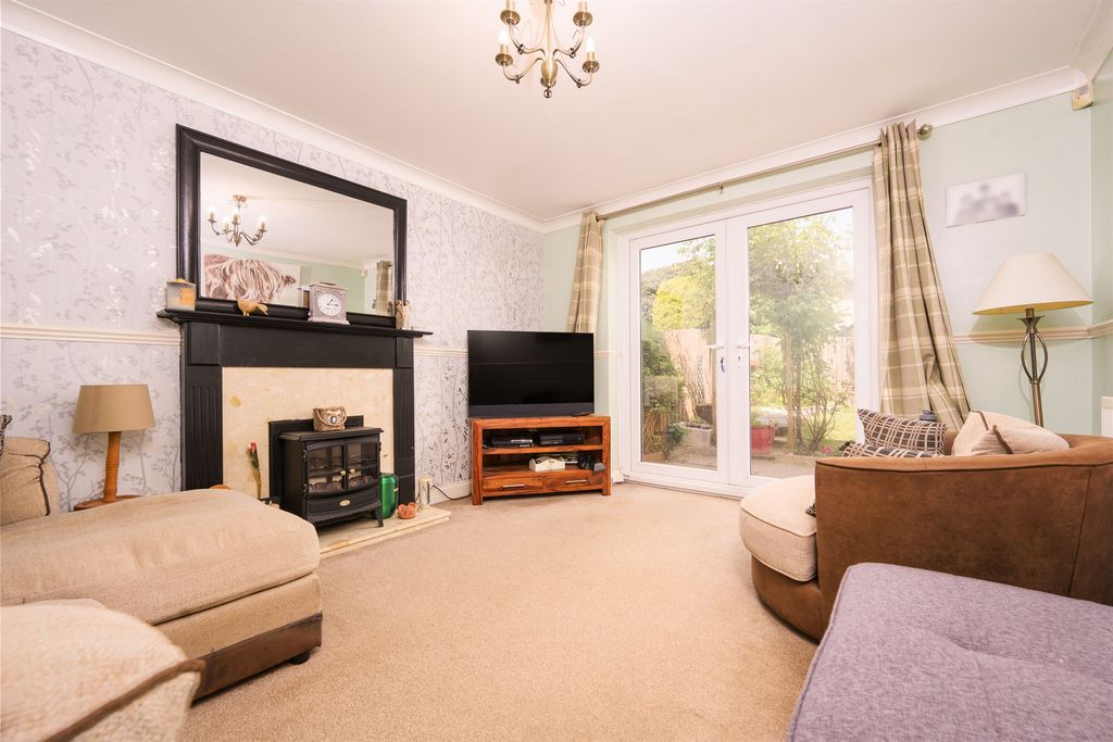 Property photo 2 of 10