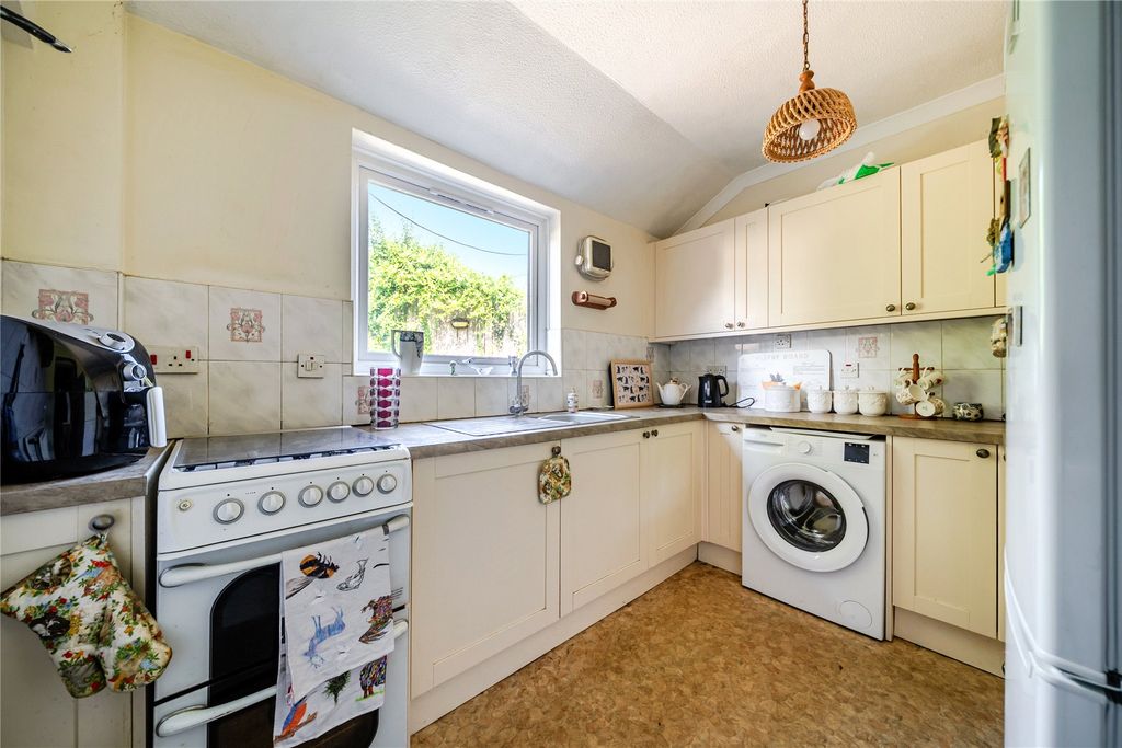 Property photo 2 of 16 Picture No. 10