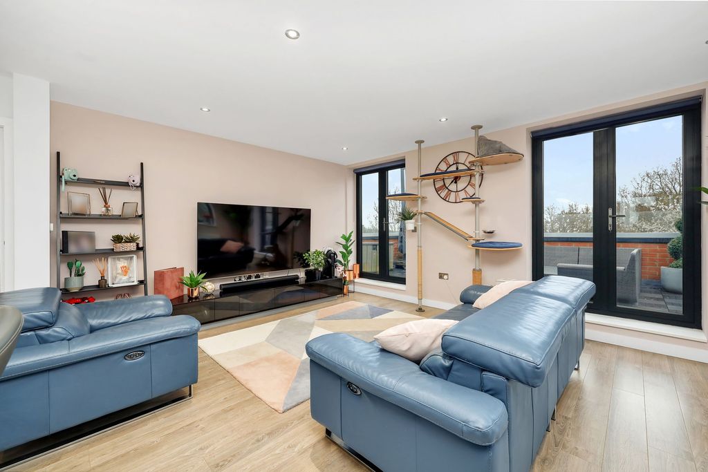 Property photo 1 of 11