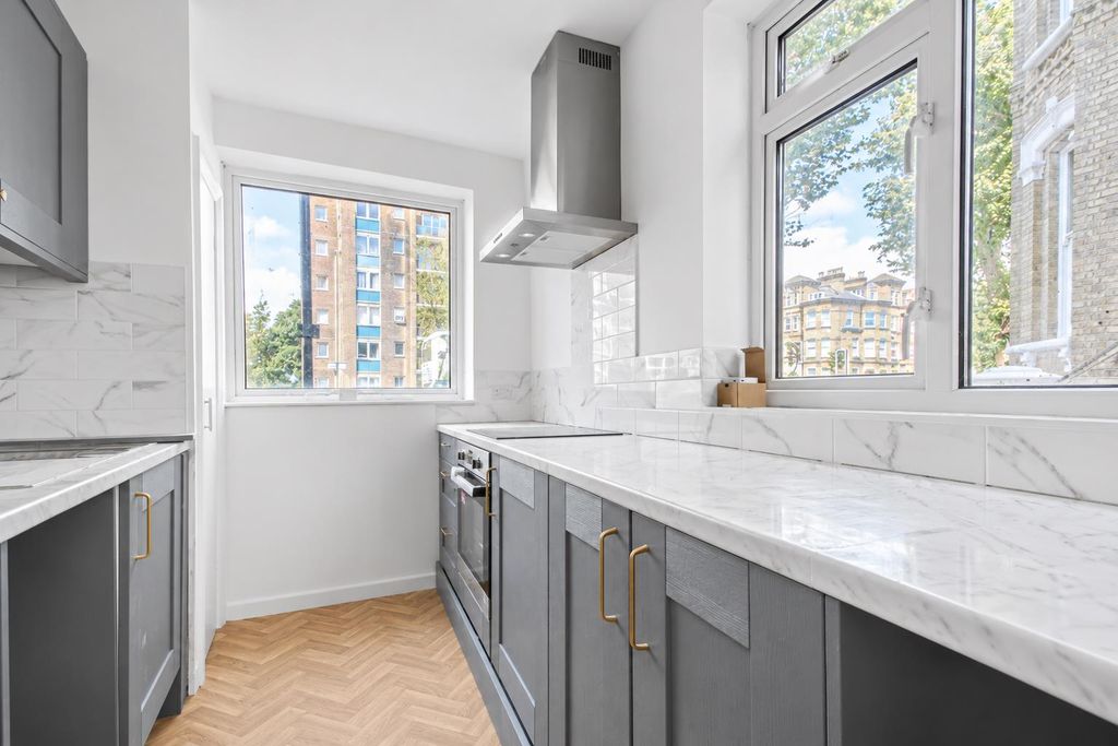 Property photo 1 of 10 Kitchen