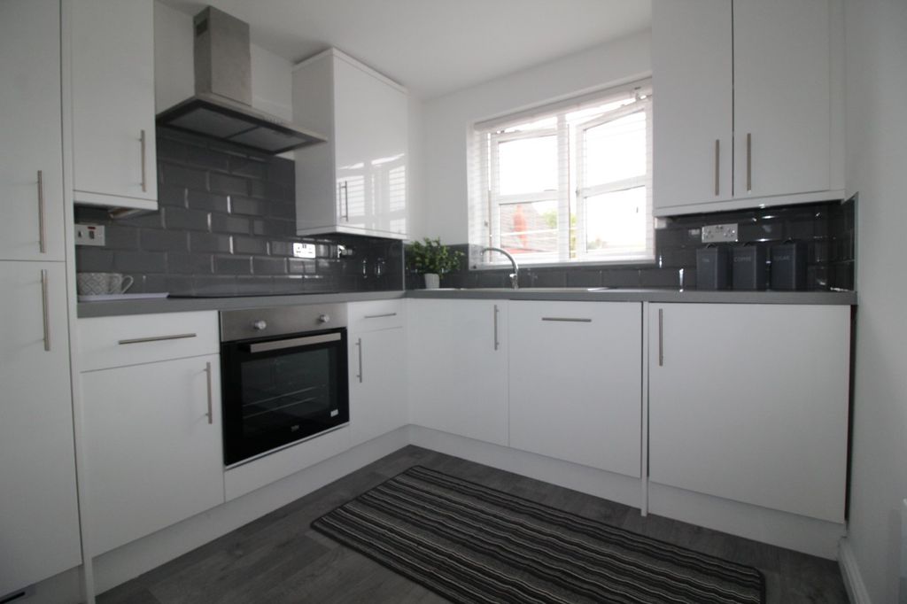 Property photo 3 of 11 Picture No. 20