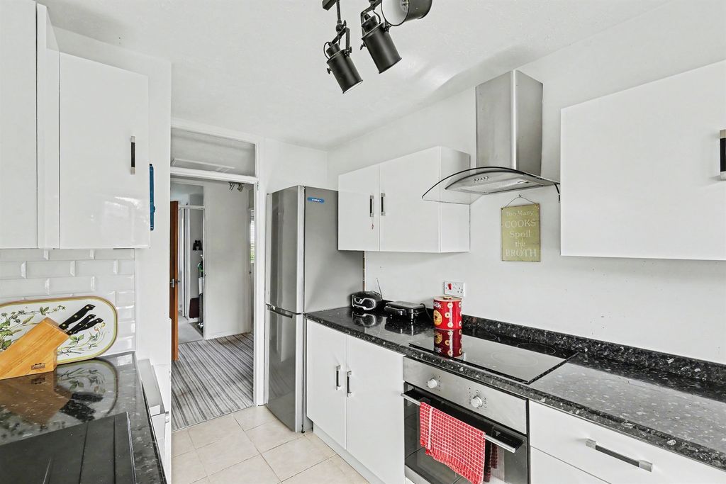 Property photo 2 of 12