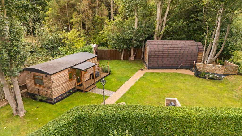 Property photo 2 of 64 Holiday Pod Outside