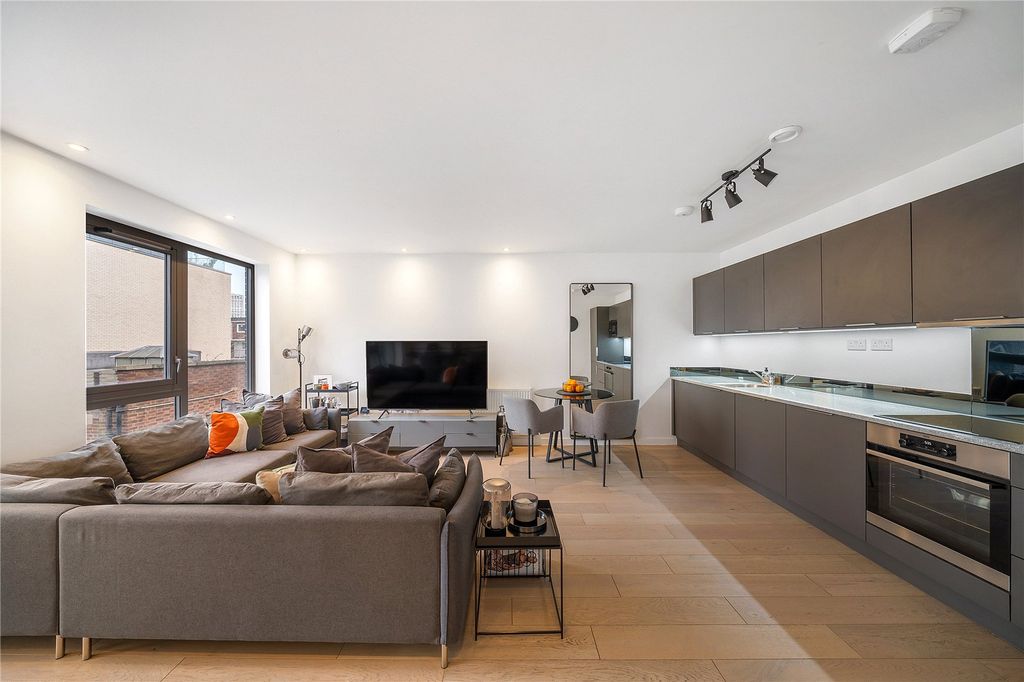 Property photo 3 of 17 Picture No. 05