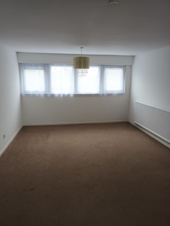 Property photo 3 of 7 Lounge