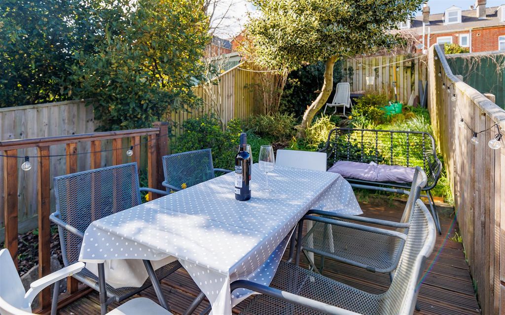 Property photo 2 of 35
