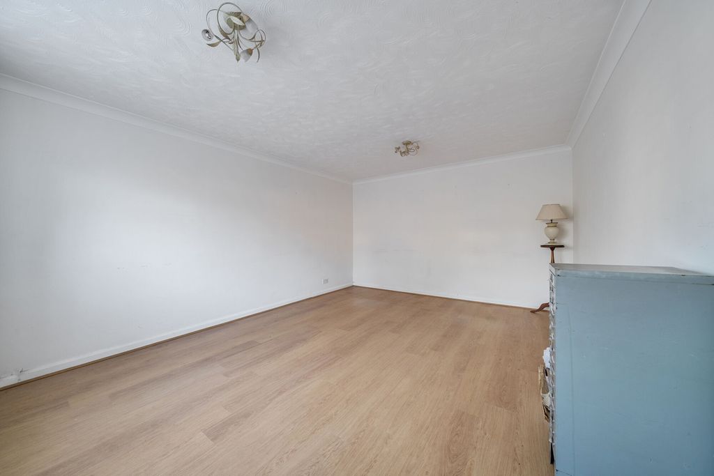 Property photo 3 of 19 1405715-7-698328d...