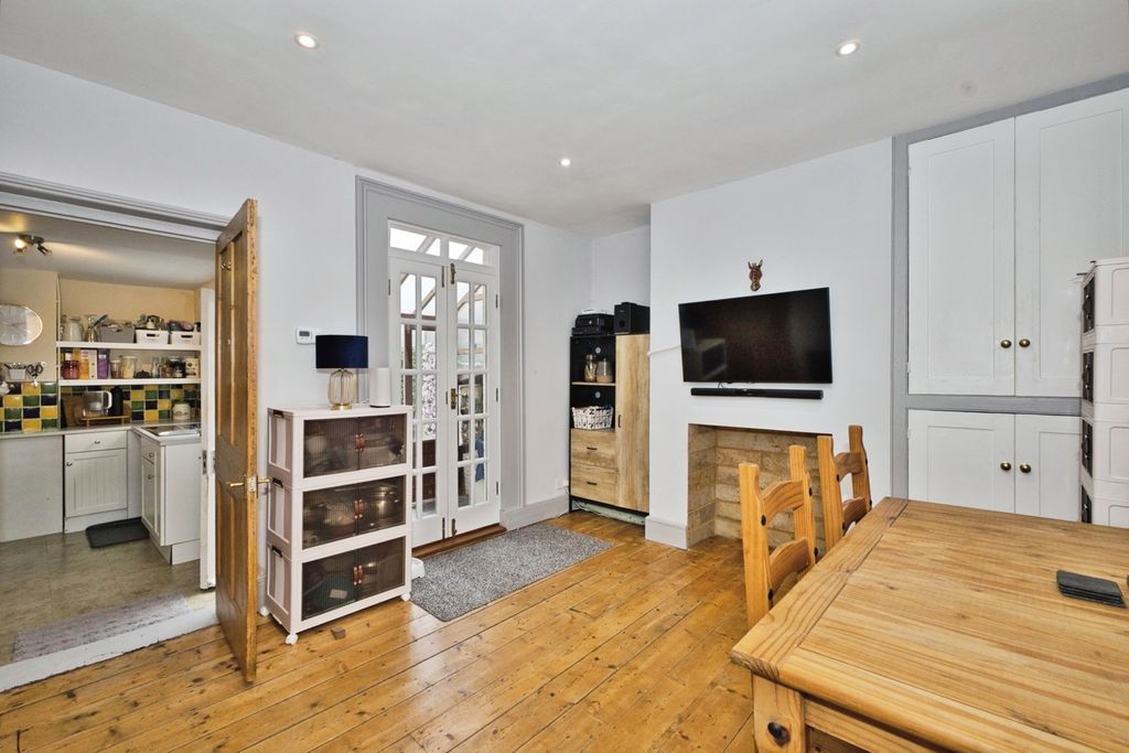 Property photo 2 of 15 Photo