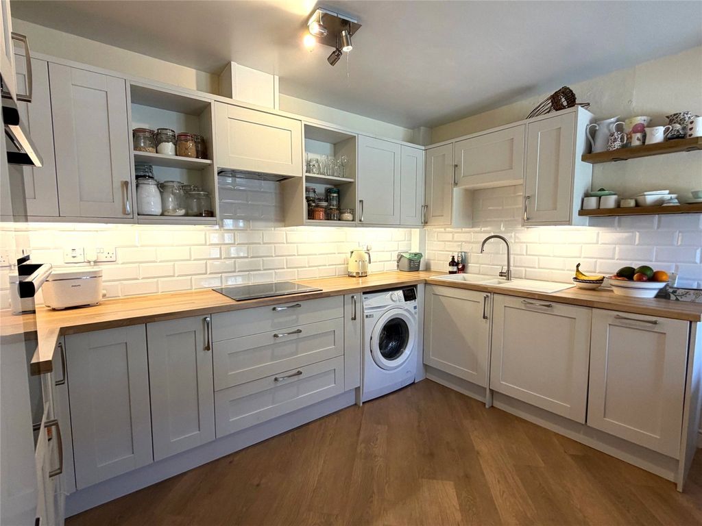Property photo 2 of 22 Picture No. 42