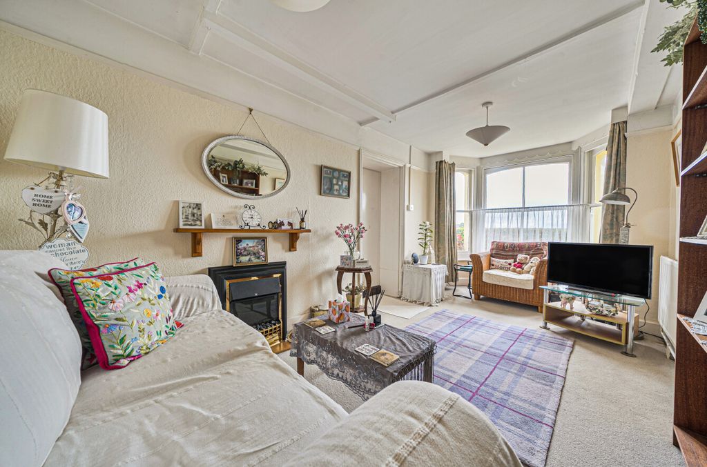 Property photo 3 of 21