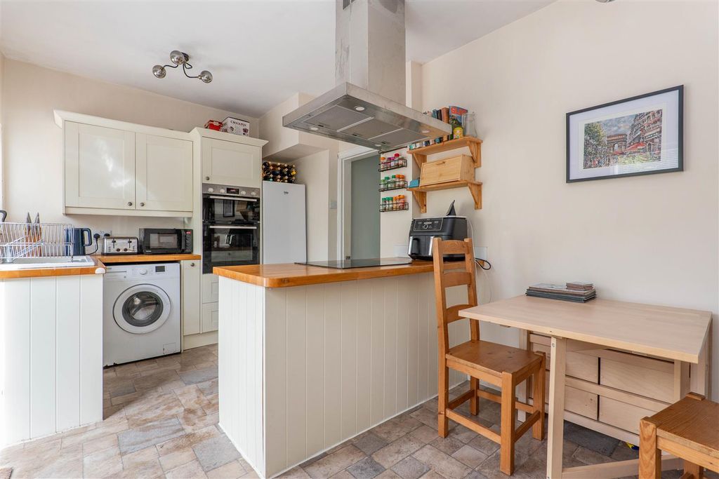 Property photo 3 of 22 Kitchen/Diner