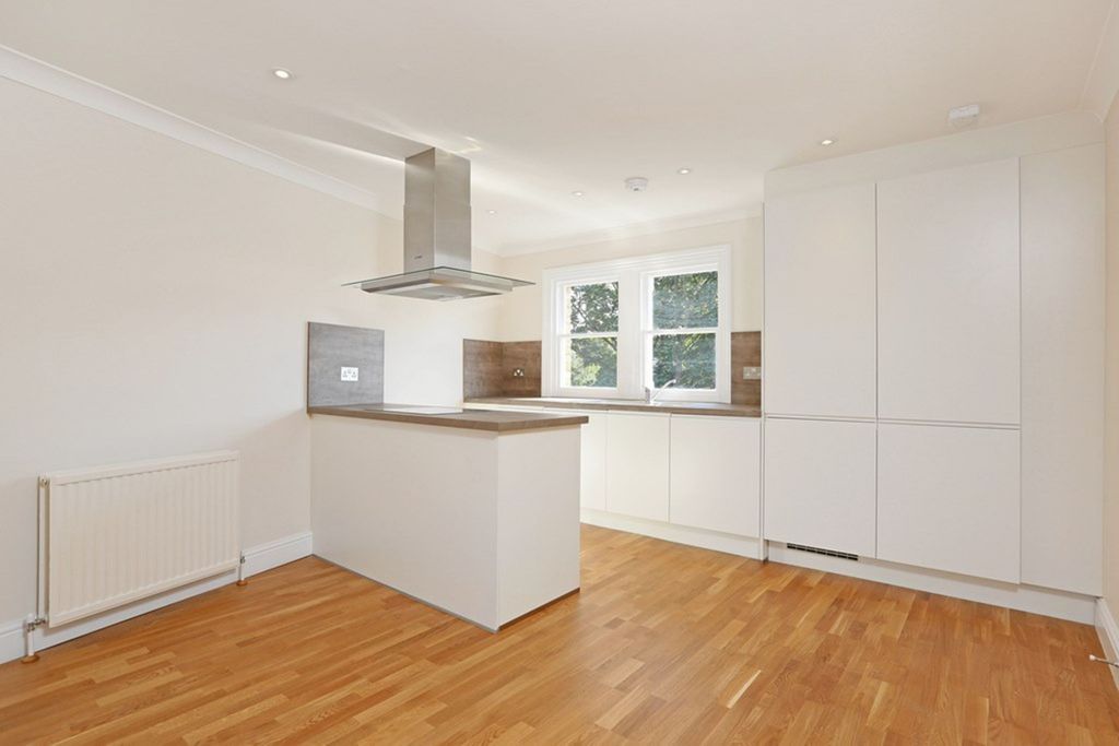 Property photo 3 of 9 Kitchen