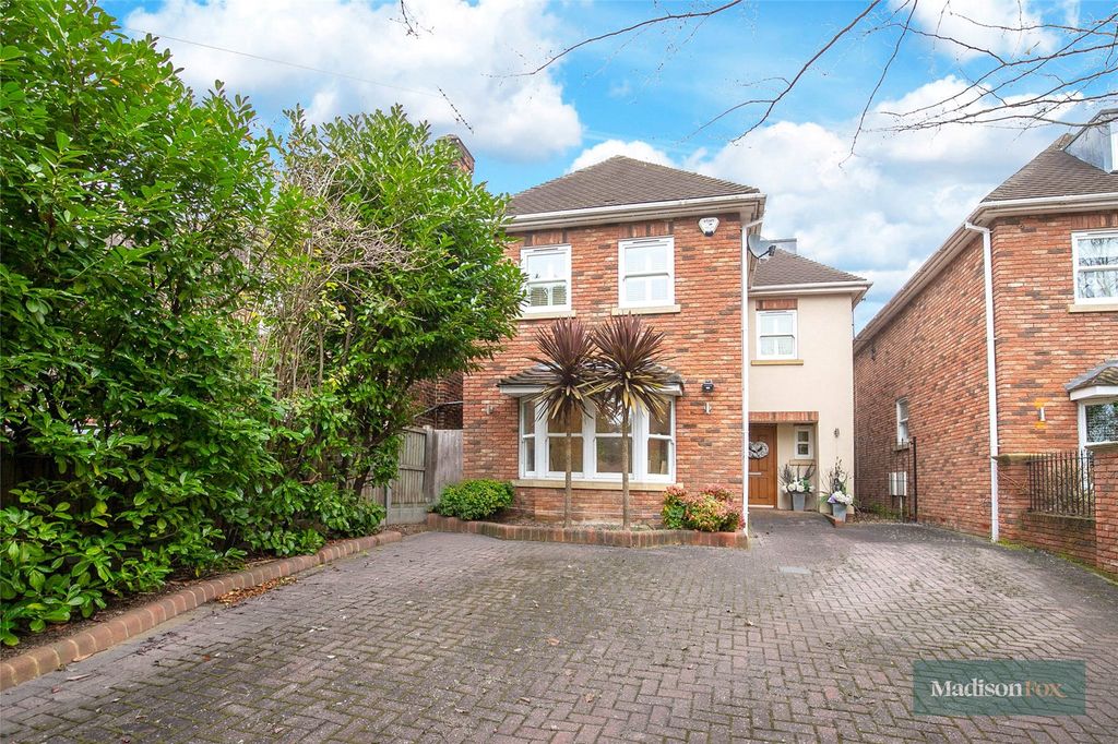 Property photo 2 of 23 Picture No. 26