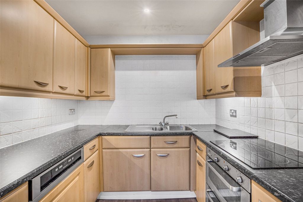 Property photo 2 of 15 Picture No. 14