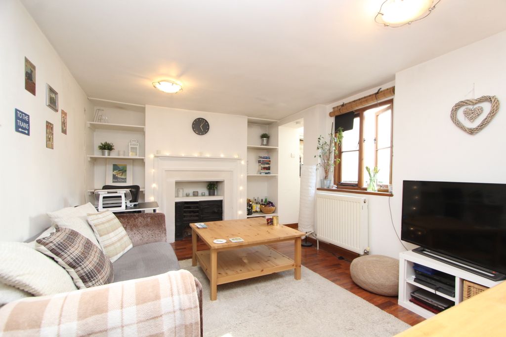 Property photo 2 of 6 Photo 02