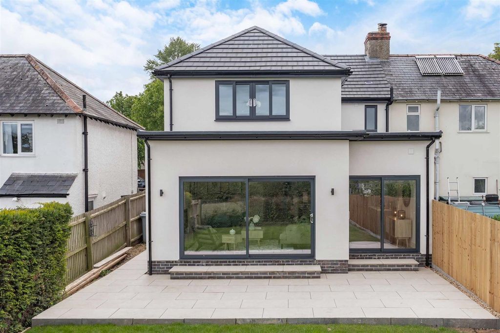 Property photo 1 of 18 Melbourne Road, Stamford