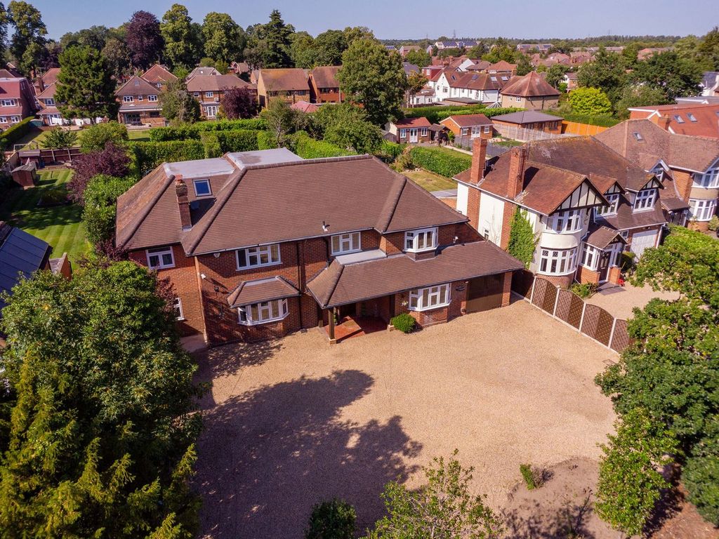 Property photo 2 of 54