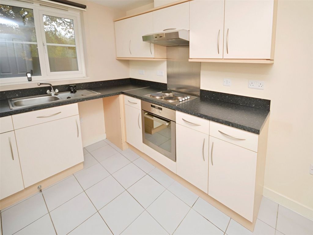 Property photo 2 of 8 Kitchen