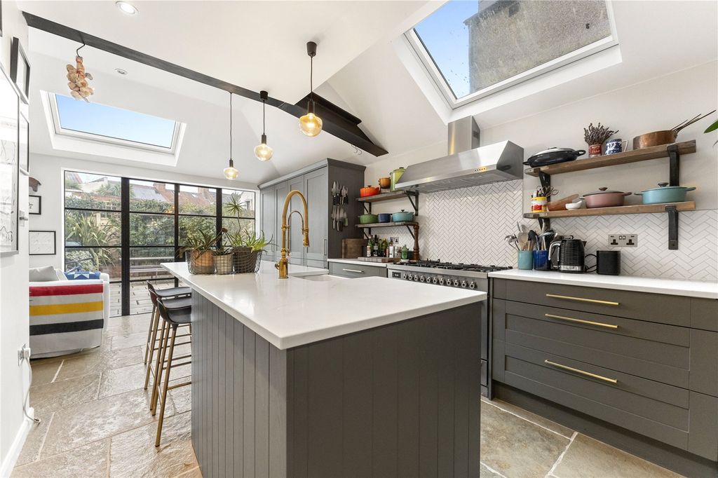 Property photo 2 of 24 Picture No. 09